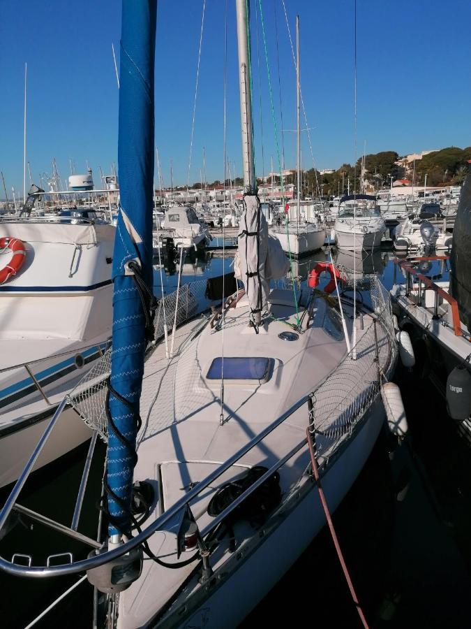 Voilier De Charme A Quai Otel Saint-Raphaël Dış mekan fotoğraf